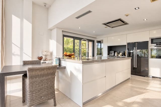 4 soveværelse Villa til salg i Centro ciudad, Javea / Xàbia med swimmingpool garage - € 1.695.000 (Ref: 9655976)
