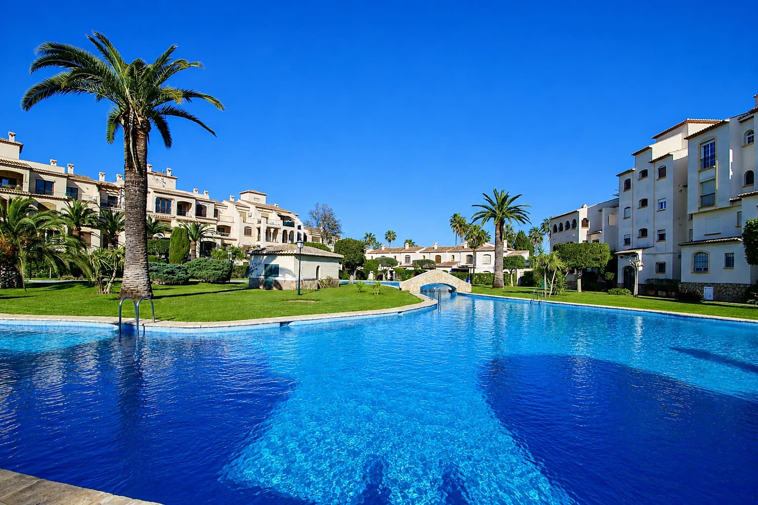 2 sovrum Lägenhet till salu i Arenal med pool - 360 000 € (Ref: 9666372)