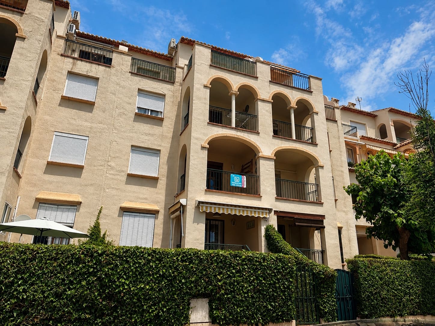 2 slaapkamer Appartement te koop in Arenal met zwembad garage - € 329.950 (Ref: 9666372)
