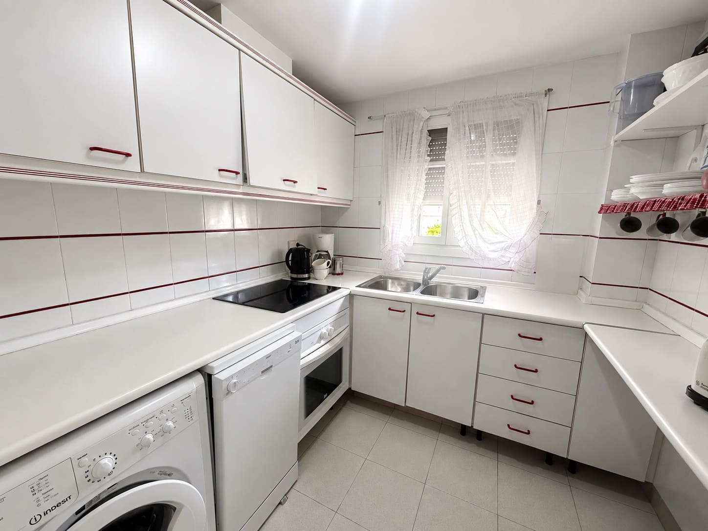 2 slaapkamer Appartement te koop in Arenal met zwembad garage - € 329.950 (Ref: 9666372)