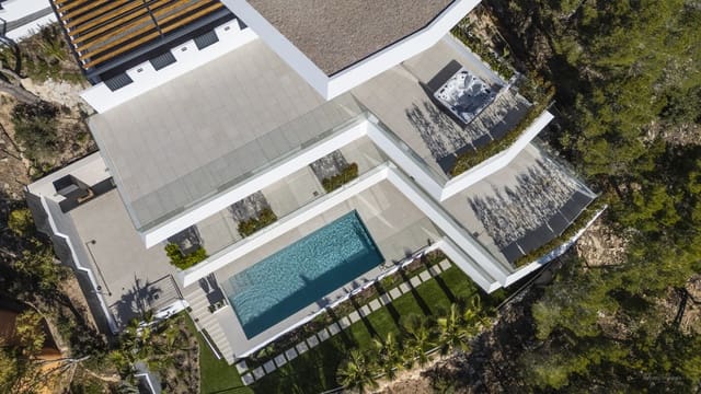 Chalet de 4 habitaciones en Altea en venta con piscina - 2.250.000 € (Ref: 9666373)