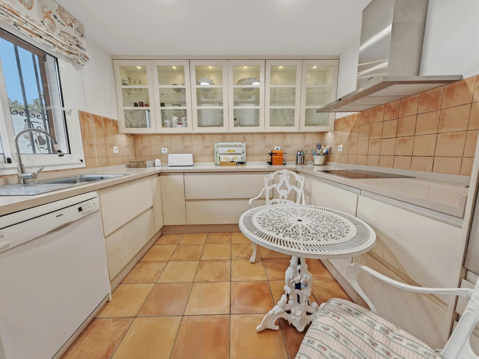 4 soveværelse Semi-Rækkehus til salg i Javea / Xabia med swimmingpool - € 560.000 (Ref: 9674096)