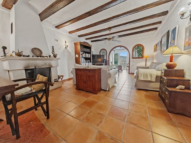 Pareado de 4 habitaciones en Centro ciudad, Javea / Xàbia en venta con piscina - 615.000 € (Ref: 9674096)