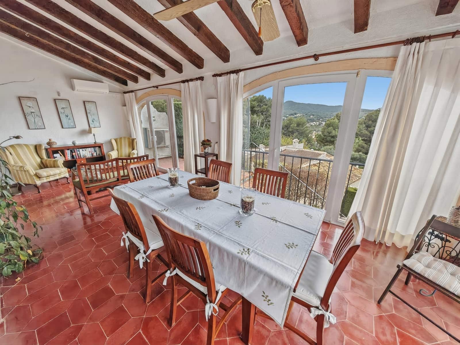 4 soveværelse Semi-Rækkehus til salg i Javea / Xabia med swimmingpool - € 560.000 (Ref: 9674096)