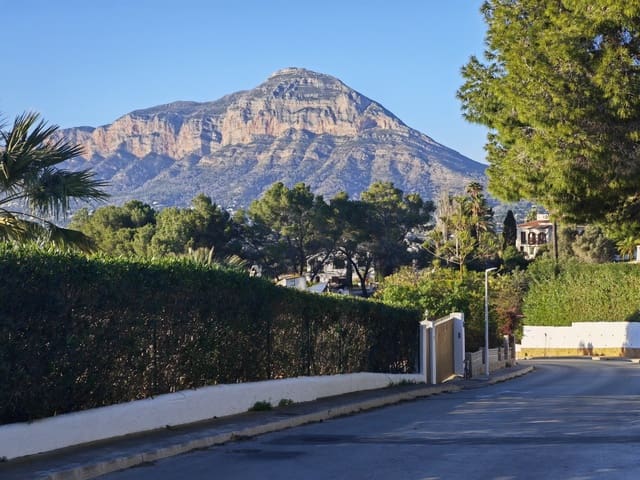 Pareado de 4 habitaciones en Centro ciudad, Javea / Xàbia en venta con piscina - 615.000 € (Ref: 9674096)