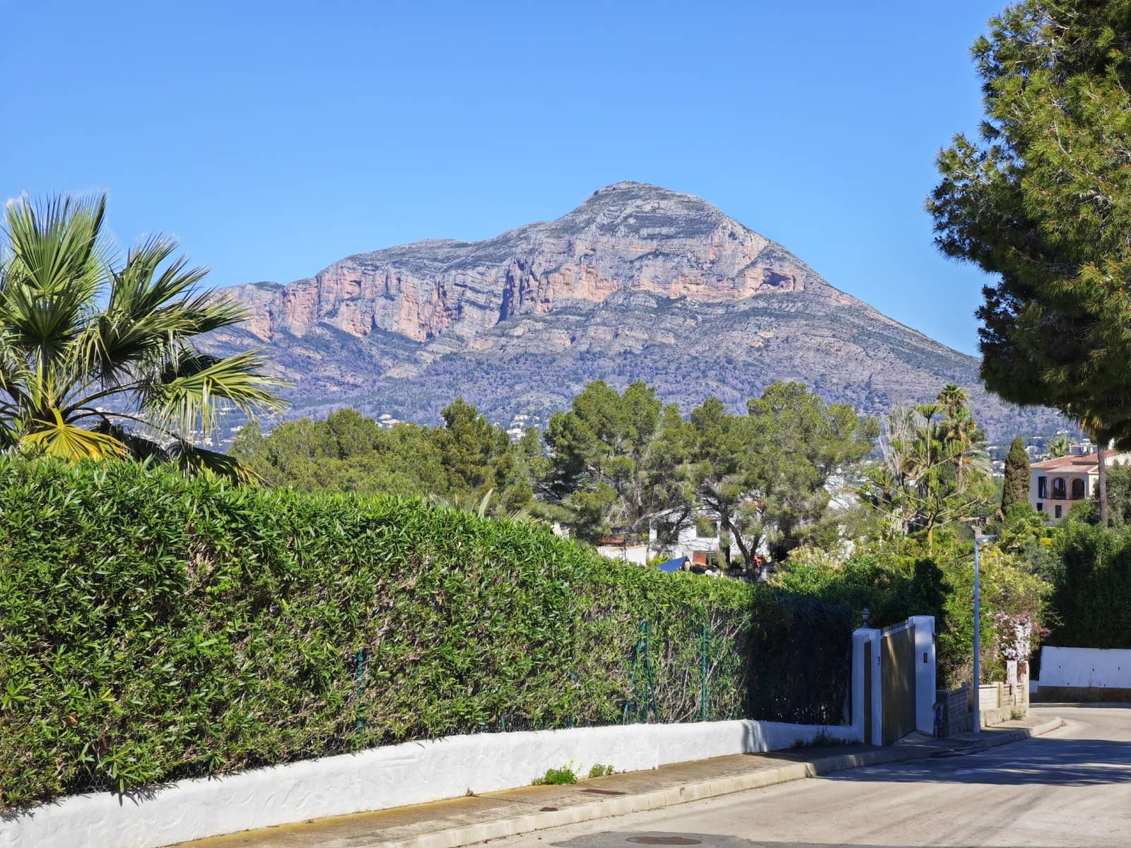 4 soveværelse Semi-Rækkehus til salg i Javea / Xabia med swimmingpool - € 560.000 (Ref: 9674096)