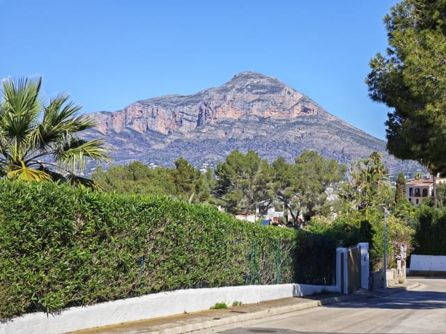 4 soveværelse Semi-Rækkehus til salg i Javea / Xàbia med swimmingpool - € 615.000 (Ref: 9674096)