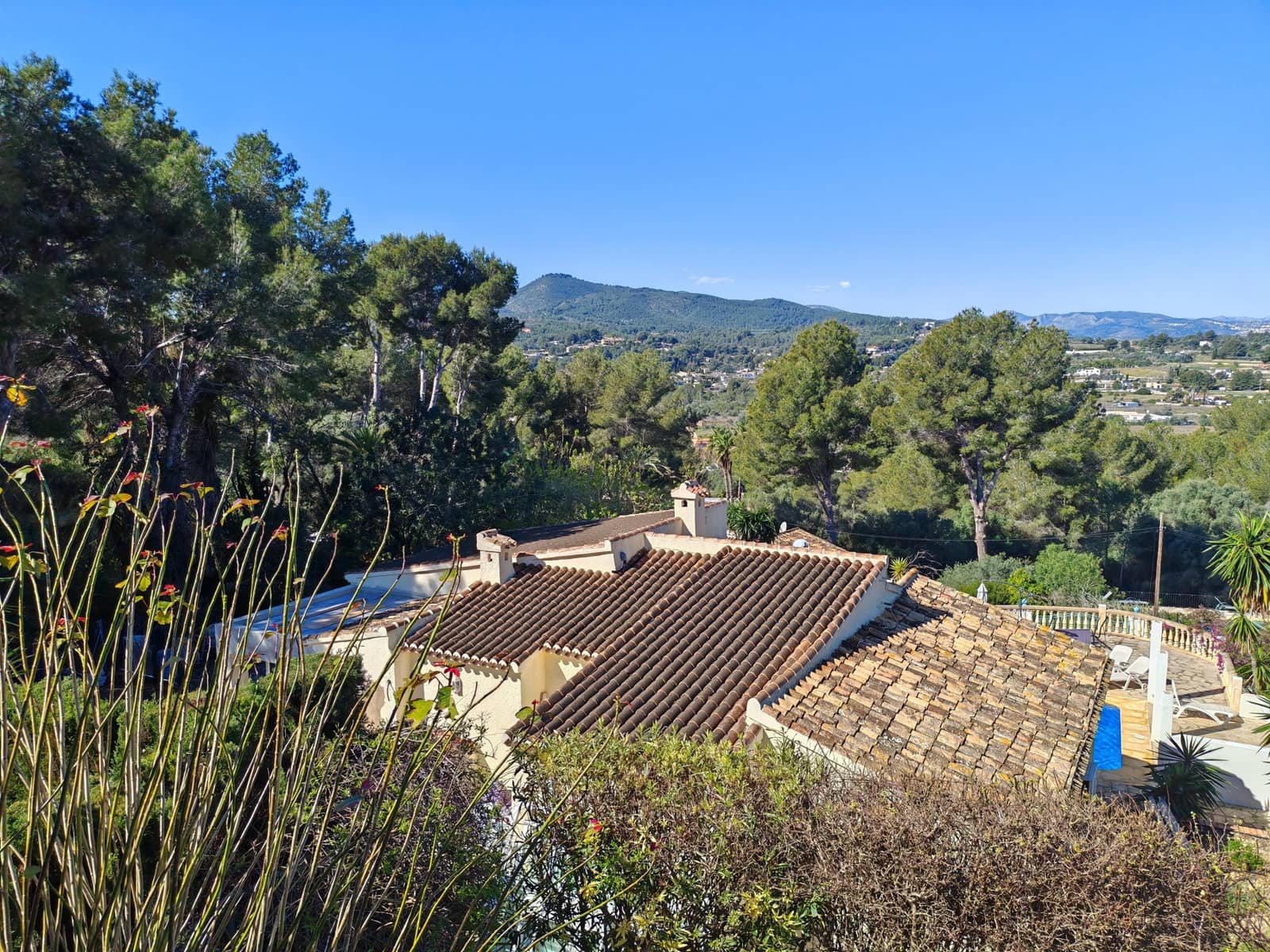 4 soveværelse Semi-Rækkehus til salg i Javea / Xabia med swimmingpool - € 560.000 (Ref: 9674096)