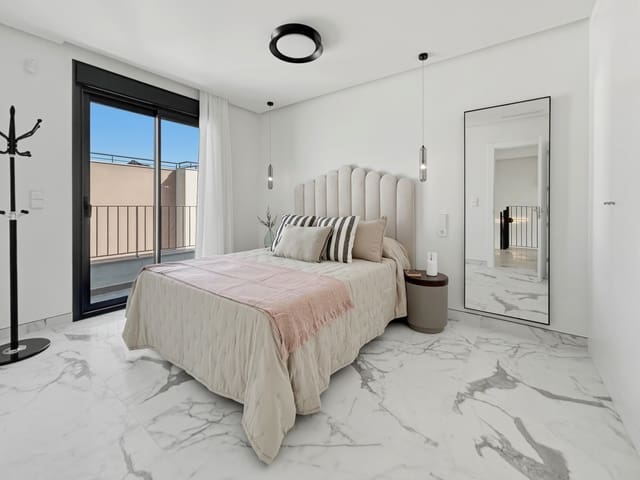 Chalet de 3 habitaciones en Centro Urbano, Dénia en venta con piscina - 675.000 € (Ref: 9679749)