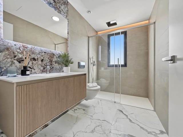 Chalet de 3 habitaciones en Centro Urbano, Dénia en venta con piscina - 675.000 € (Ref: 9679749)