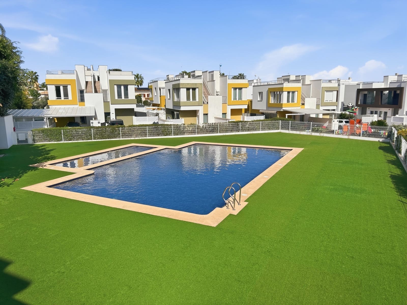 Chalet de 3 habitaciones en Dénia en venta con piscina - 675.000 € (Ref: 9679749)