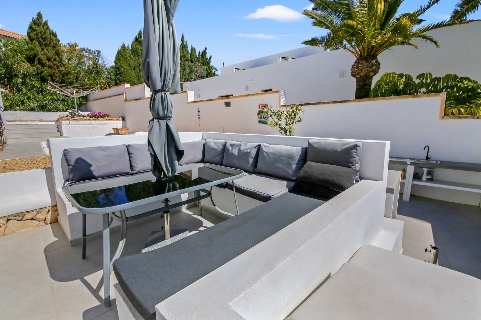 4 bedroom Villa for sale in Moraira with pool - € 875,000 (Ref: 9690504)