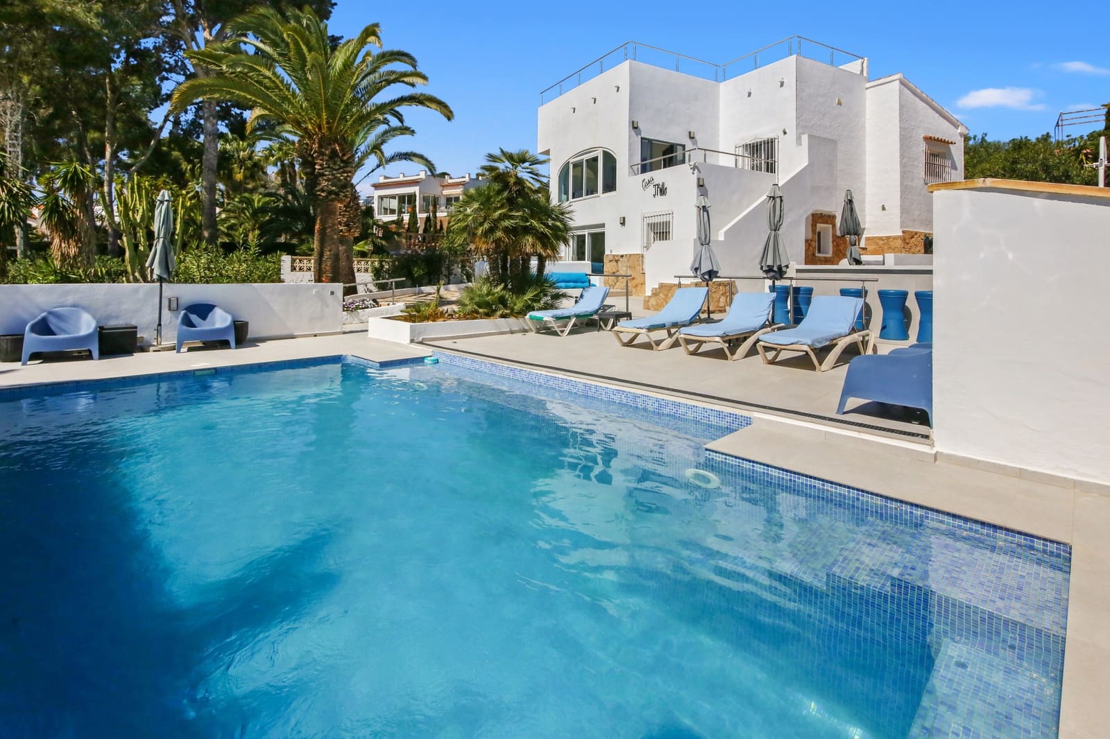 4 bedroom Villa for sale in Moraira with pool - € 875,000 (Ref: 9690504)