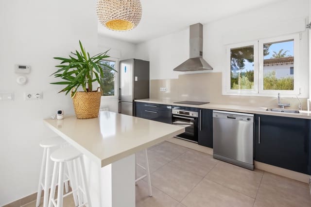 3 chambre Villa/Maison à vendre à Casco Urbano, Teulada-Moraira avec piscine - 925 000 € (Ref: 9690505)