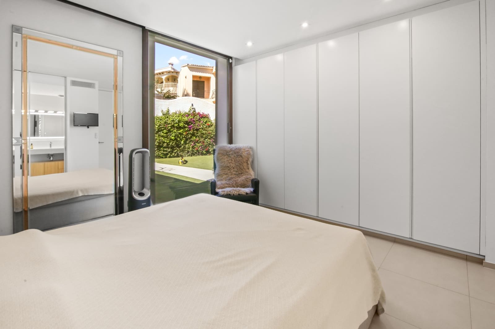 4 bedroom Semi-detached Villa for sale in Moraira with pool - € 1,450,000 (Ref: 9701523)