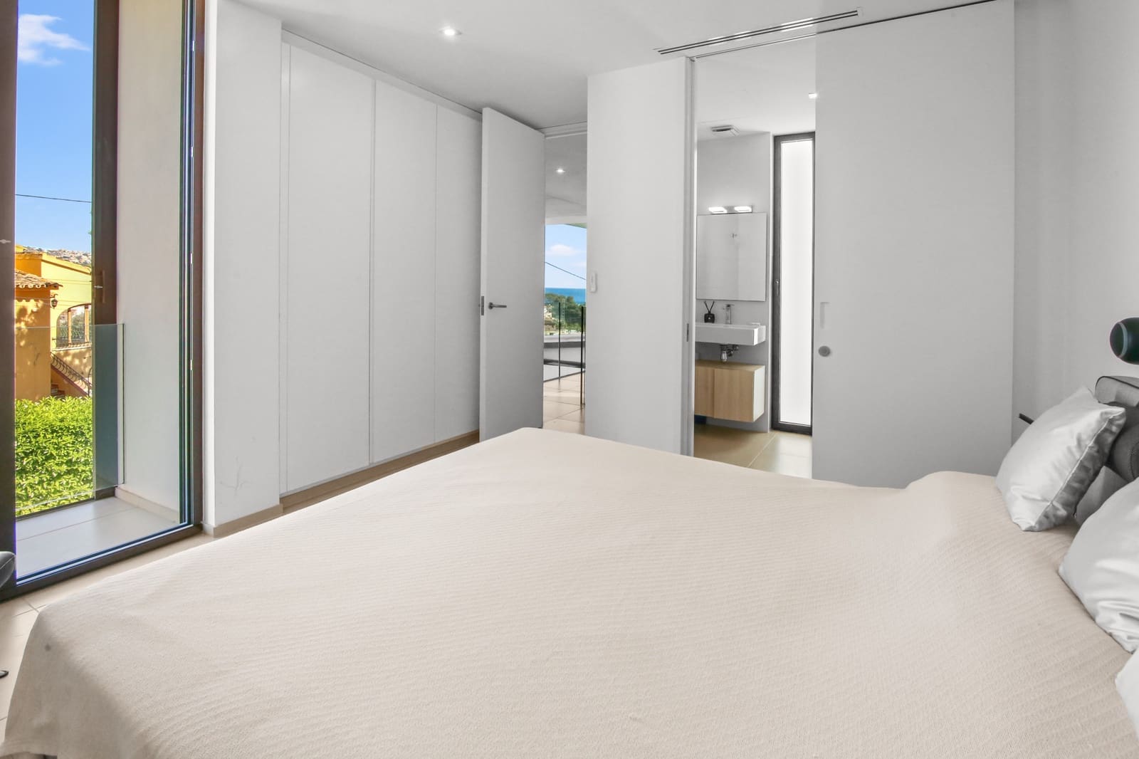 4 bedroom Semi-detached Villa for sale in Moraira with pool - € 1,450,000 (Ref: 9701523)