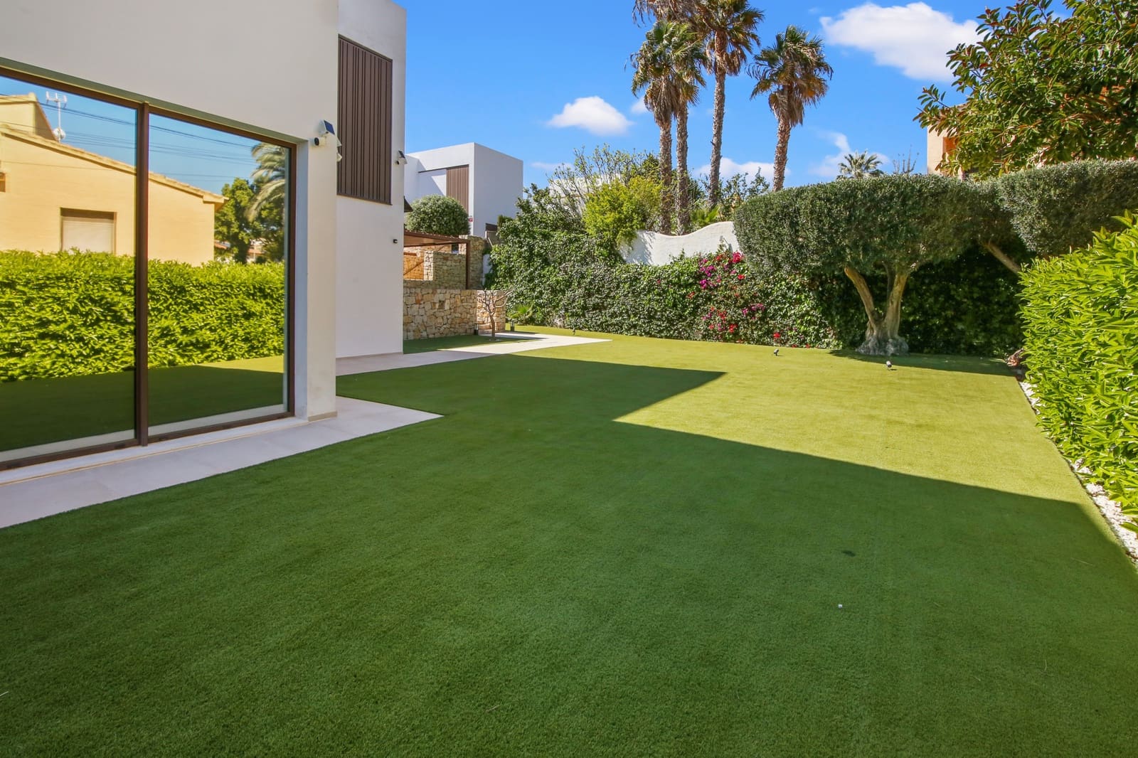 4 bedroom Semi-detached Villa for sale in Moraira with pool - € 1,450,000 (Ref: 9701523)