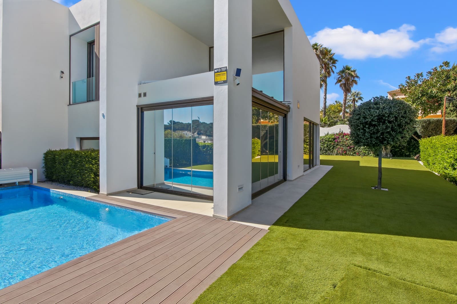 4 bedroom Semi-detached Villa for sale in Moraira with pool - € 1,450,000 (Ref: 9701523)