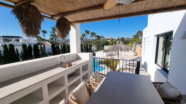3 soverom Villa til salgs i Casco Urbano, Teulada-Moraira med svømmebasseng - € 1 145 000 (Ref: 9701524)