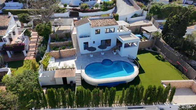 3 soverom Villa til salgs i Casco Urbano, Teulada-Moraira med svømmebasseng - € 1 145 000 (Ref: 9701524)