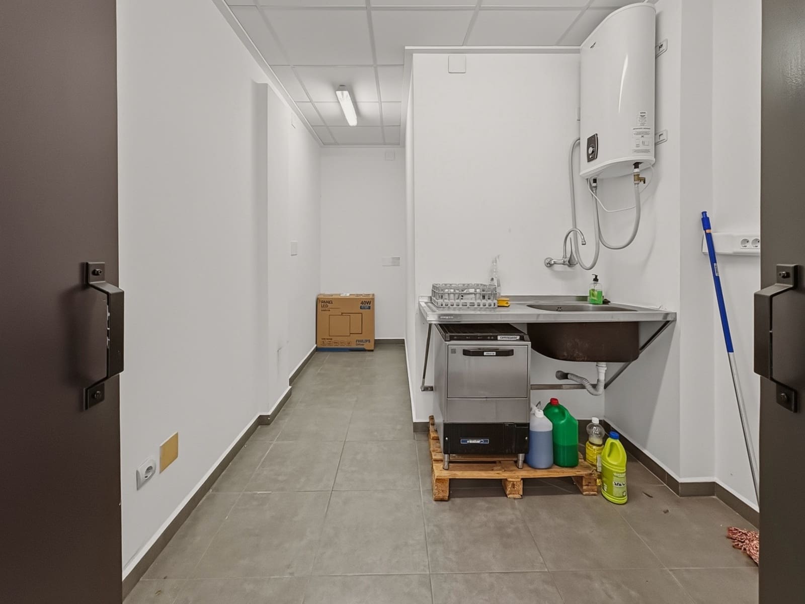 Local Comercial en Arenal en venta - 240.000 € (Ref: 9712095)