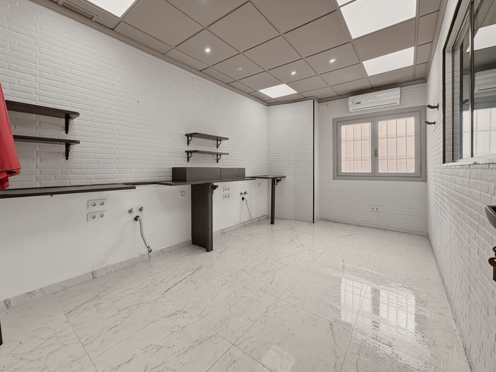 Local Comercial en Arenal en venta - 240.000 € (Ref: 9712095)