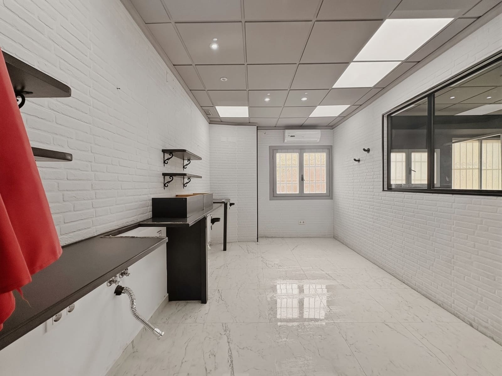 Local Comercial en Arenal en venta - 240.000 € (Ref: 9712095)