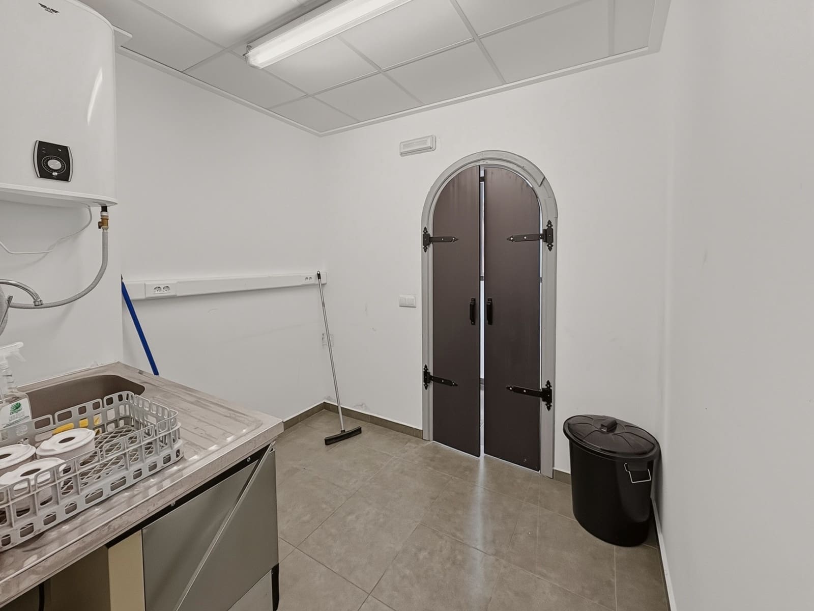 Local Comercial en Arenal en venta - 240.000 € (Ref: 9712095)