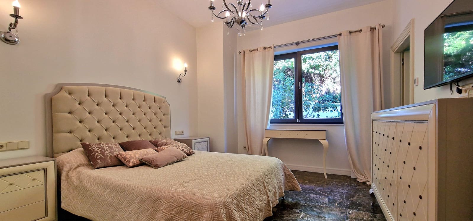 5 bedroom Villa for rent in Moraira with pool garage - € 8,500 (Ref: 9714838)