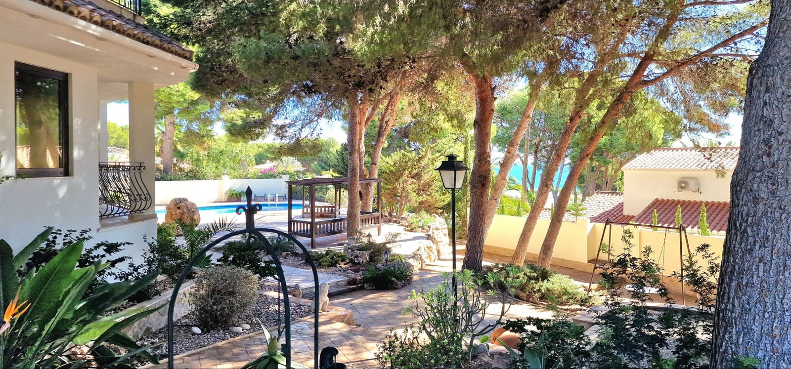 5 bedroom Villa for rent in Moraira with pool garage - € 8,500 (Ref: 9714838)