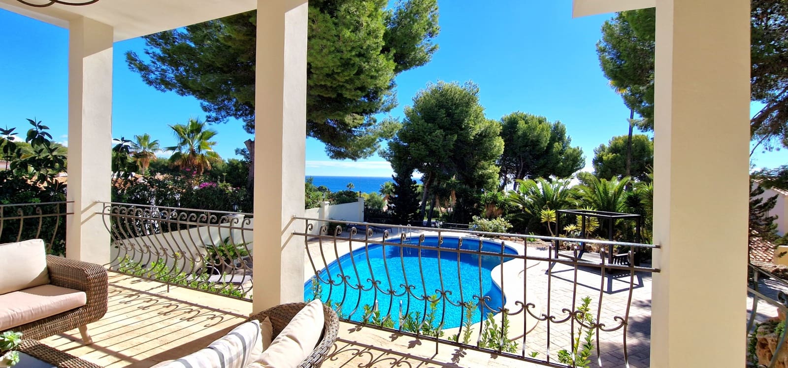 5 bedroom Villa for rent in Moraira with pool garage - € 8,500 (Ref: 9714838)
