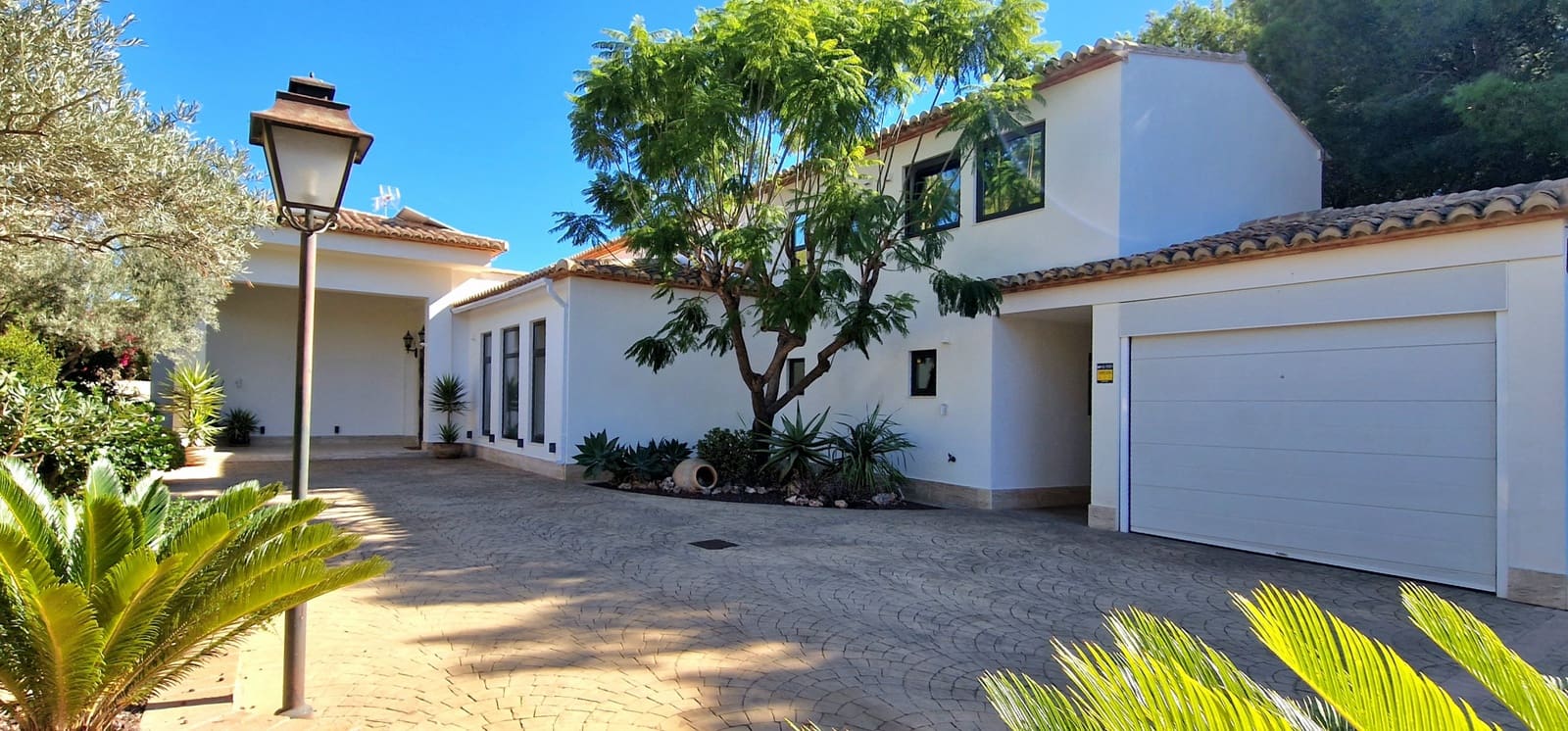 5 bedroom Villa for rent in Moraira with pool garage - € 8,500 (Ref: 9714838)