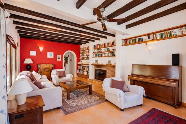 5 bedroom Semi-detached Villa for sale in Partida Tosal - Zona del Castellans, Javea / Xàbia with pool - € 649,000 (Ref: 9726576)