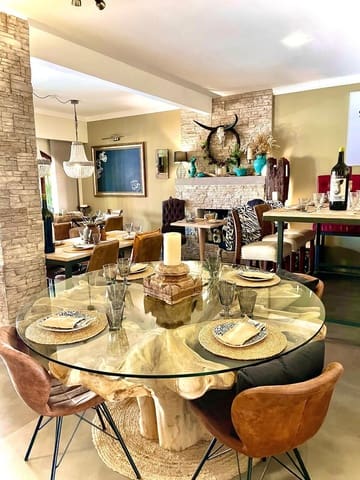 Bar/Restaurante de 9 habitaciones en Casco Urbano, Teulada-Moraira en venta - 2.300.000 € (Ref: 9726577)