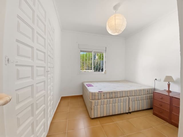 2 Zimmer Villa zu verkaufen in Orba mit Pool - 340.000 € (Ref: 9738469)