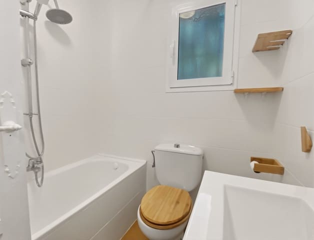 2 Zimmer Villa zu verkaufen in Orba mit Pool - 340.000 € (Ref: 9738469)