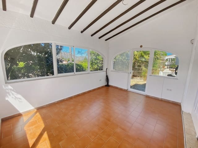 2 Zimmer Villa zu verkaufen in Orba mit Pool - 340.000 € (Ref: 9738469)