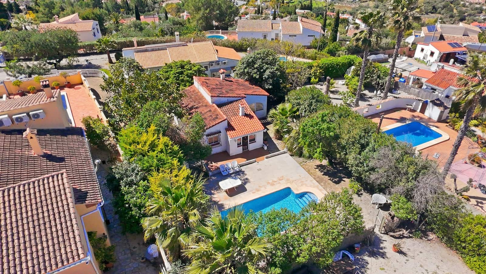 2 Zimmer Villa zu verkaufen in Orba mit Pool - 340.000 € (Ref: 9738469)