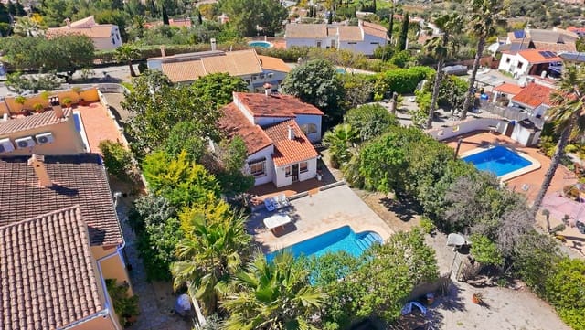 2 Zimmer Villa zu verkaufen in Orba mit Pool - 340.000 € (Ref: 9738469)