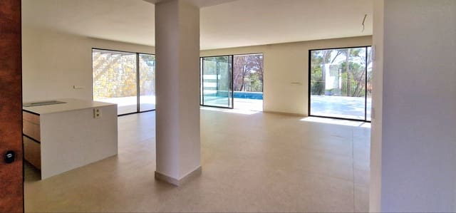 3 soveværelse Villa til salg i Casco Urbano, Teulada-Moraira med swimmingpool - € 1.750.000 (Ref: 9755576)
