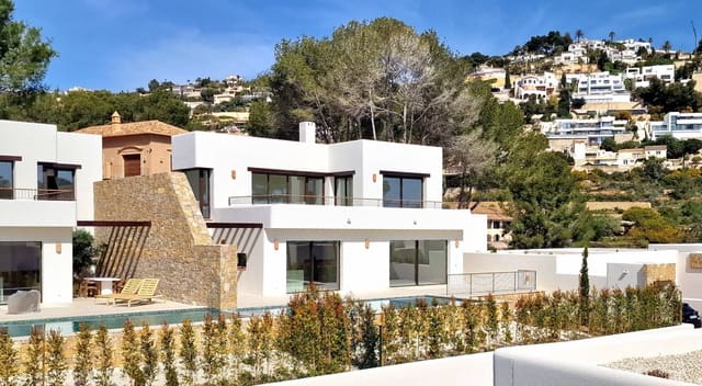 3 soveværelse Villa til salg i Casco Urbano, Teulada-Moraira med swimmingpool - € 1.750.000 (Ref: 9755576)