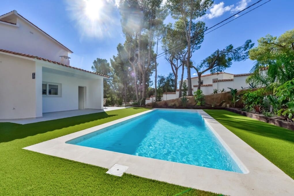 3 bedroom Villa for sale in Altea with pool - € 649,000 (Ref: 9761901)