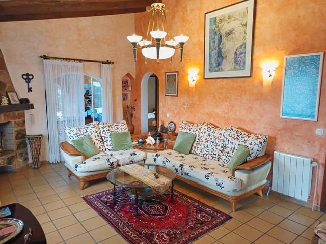 4 sovrum Villa till salu i Orba - 450 000 € (Ref: 9778000)