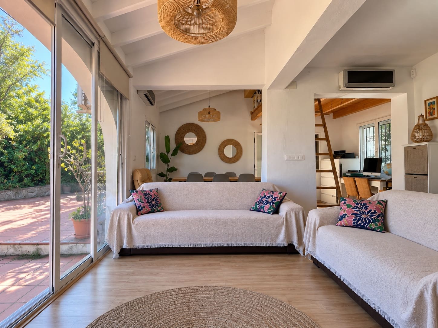 Chalet de 3 habitaciones en Dénia en venta con piscina - 599.000 € (Ref: 9780451)