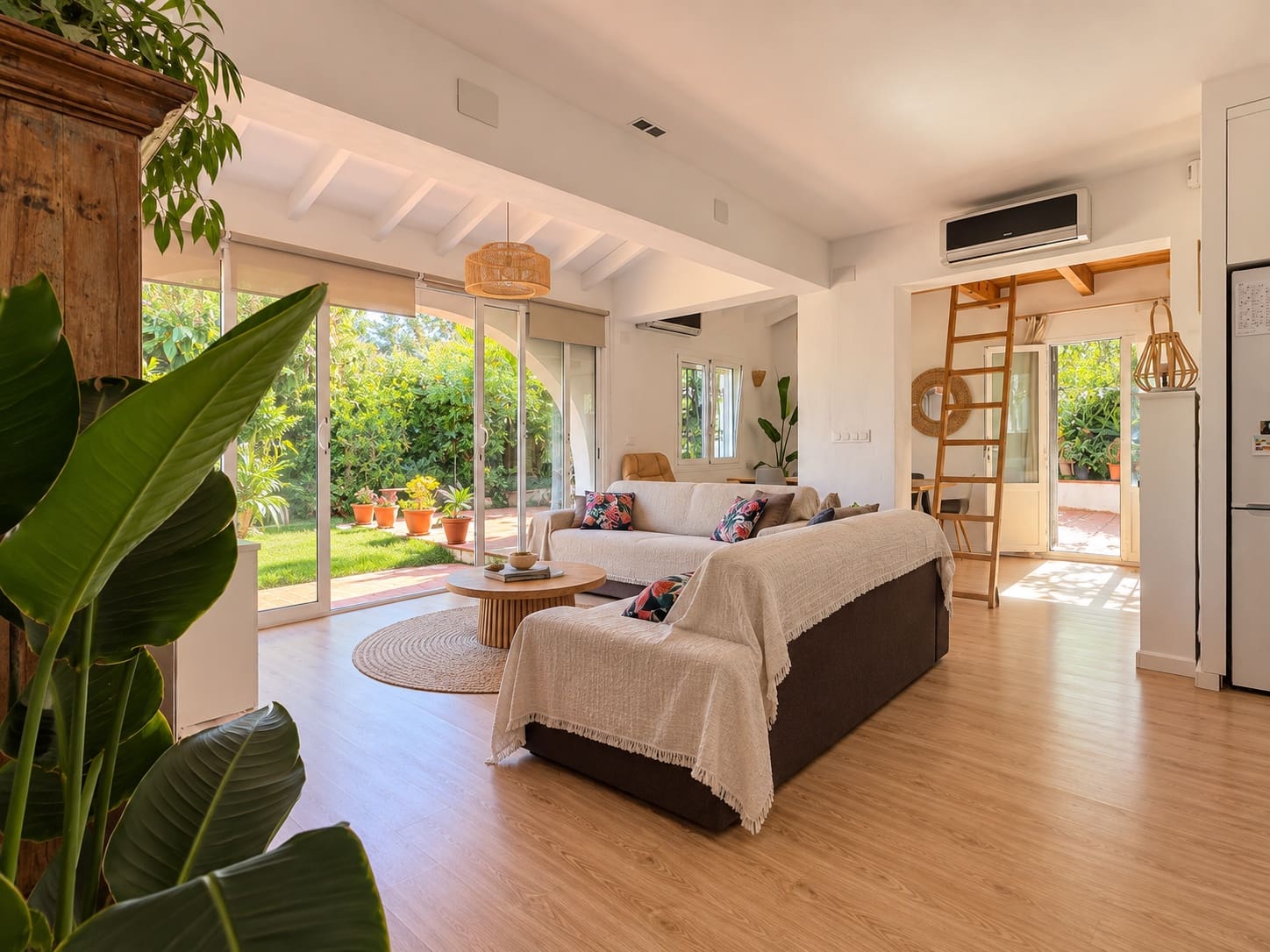 Chalet de 3 habitaciones en Dénia en venta con piscina - 599.000 € (Ref: 9780451)