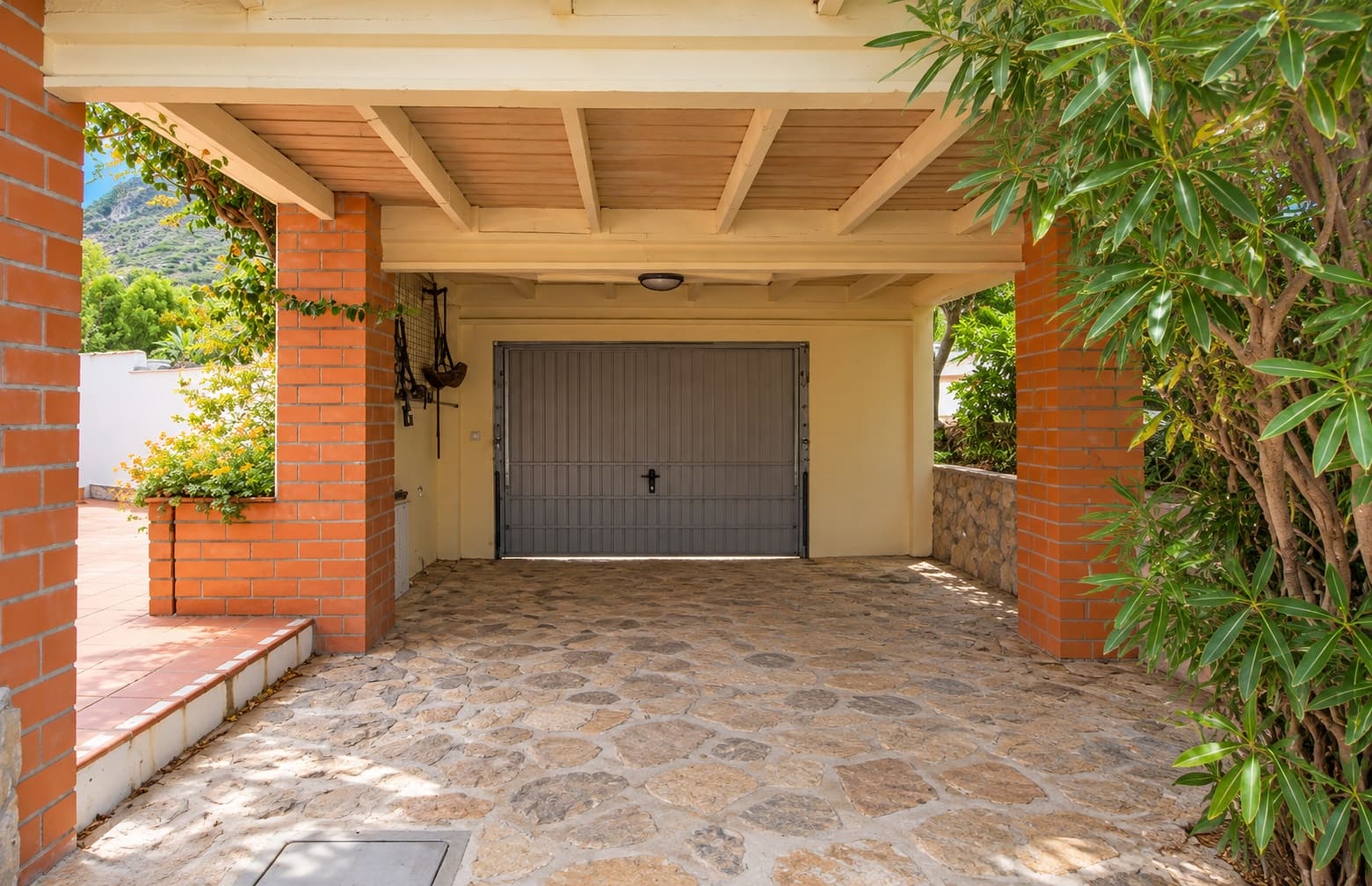 Chalet de 3 habitaciones en Dénia en venta con piscina - 599.000 € (Ref: 9780451)