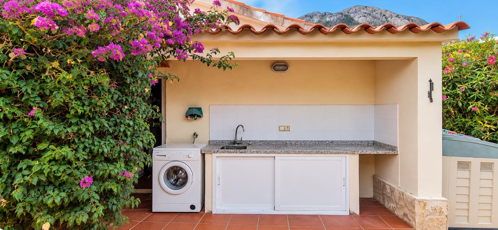 Chalet de 3 habitaciones en Dénia en venta con piscina - 599.000 € (Ref: 9780451)