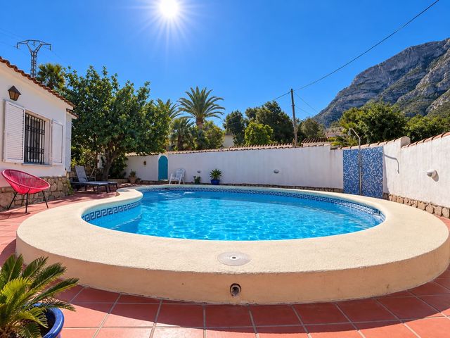 3 Zimmer Villa zu verkaufen in El Montgó, Dénia mit Pool - 599.000 € (Ref: 9780451)