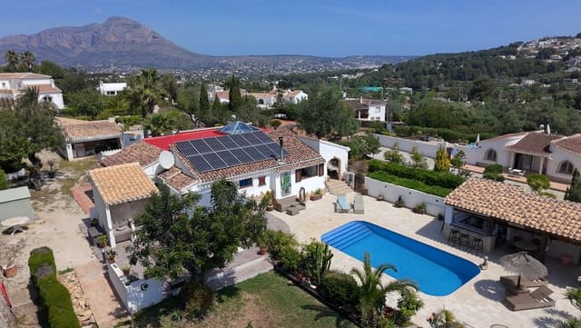 5 sypialnia Willa na sprzedaż w Centro ciudad, Javea / Xàbia z basenem - 1 595 000 € (Ref: 9785001)