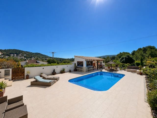 5 sypialnia Willa na sprzedaż w Centro ciudad, Javea / Xàbia z basenem - 1 595 000 € (Ref: 9785001)